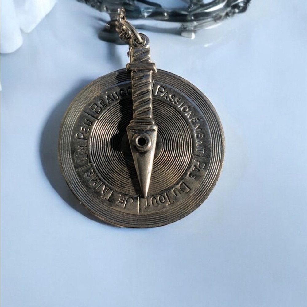 Nest Pendant and Chain. - Picture 2 of 4